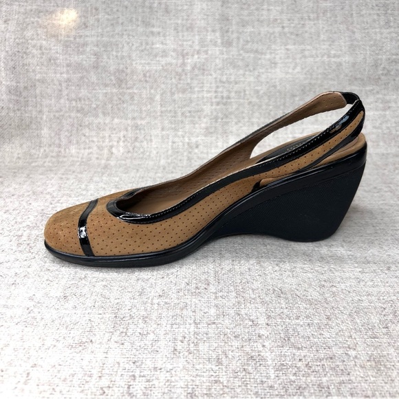 Cole Haan tan perforated suede & black patent wedges heels size 6.5B slingback - Picture 2 of 9